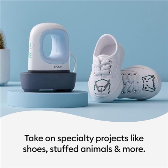 Cricut EasyPress Mini Heat Press for Small Objects like Shoes, Stuffed Animals - Picture 6 of 7